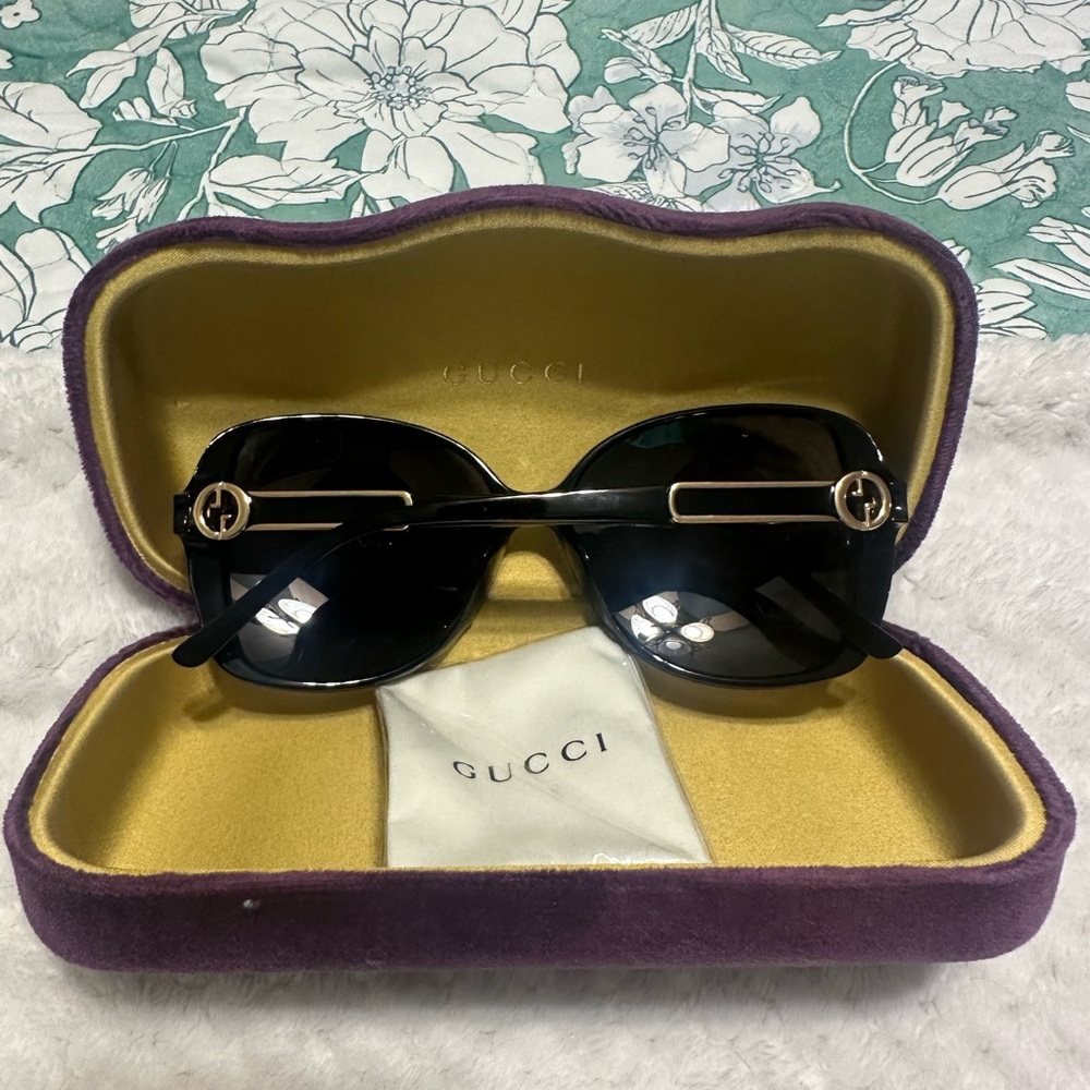 Gucci Black and Gold Sunglasses